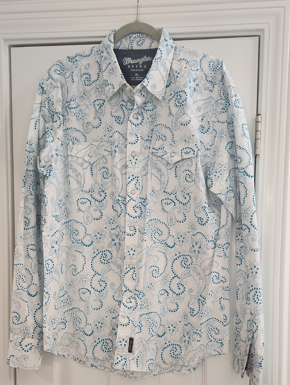 Wrangler White & Teal Paisley Button-Down Western Shirt